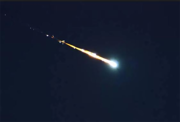 Cop catches falling meteor on his dash cam as it lights up the night ...